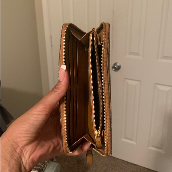 MCM Cognac Leather Pouch with Logo Pattern - Picture 5 of 6